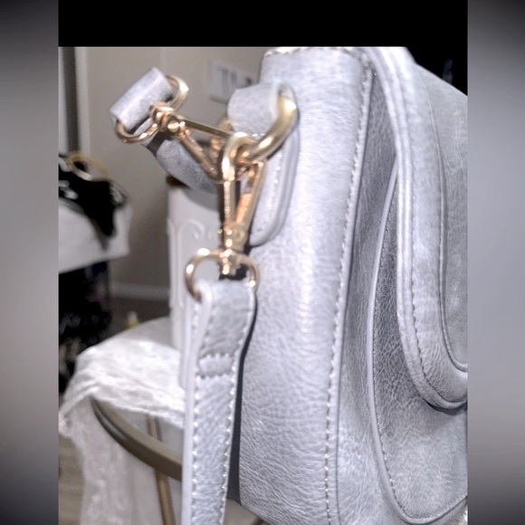 TRENDY MUTED GREY MODA LUXE CROSSBODY BAG - Picture 3 of 10
